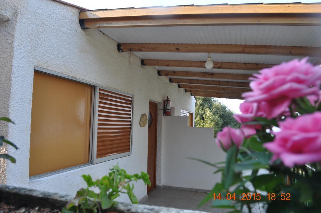 Rogakia Village Est. 1983 Zola ห้อง รูปภาพ